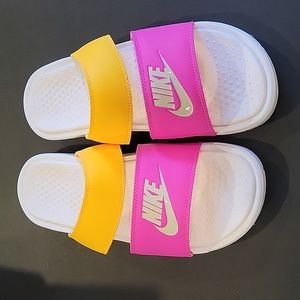 NWOT Nike slide